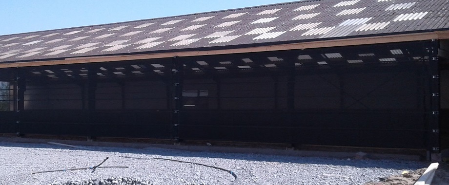 De specialist voor windbreekgaas en vorstvrije leidingen en drinkbakken. De specialist voor windbreekgaas en vorstvrije leidingen en drinkbakken.