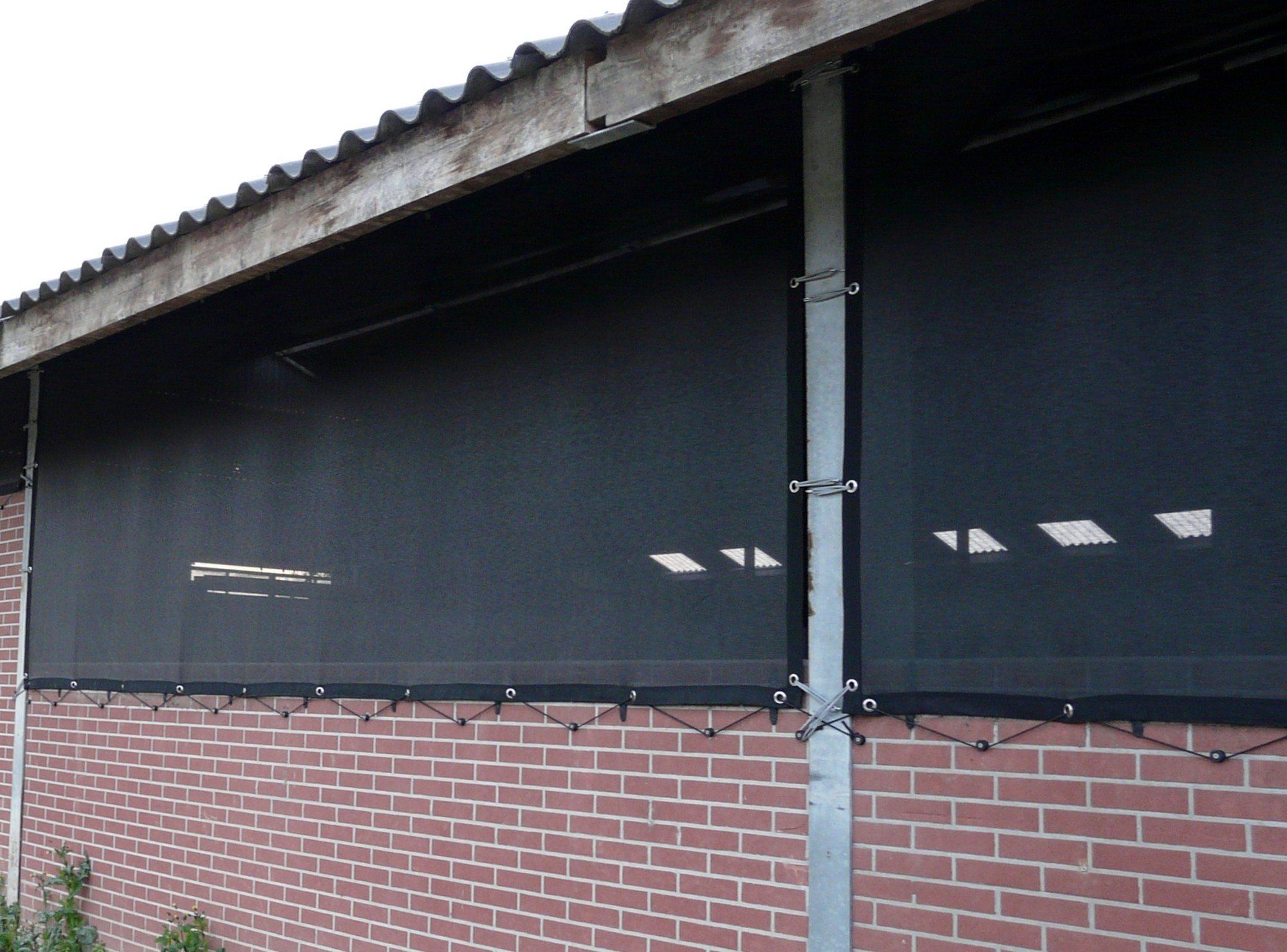 Windbreekgaas met band en zeilogen Windbreekgaas met band en zeilogen